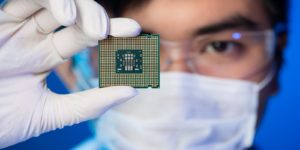 Read more about the article Vakil: chip shortage expected to last into 2023